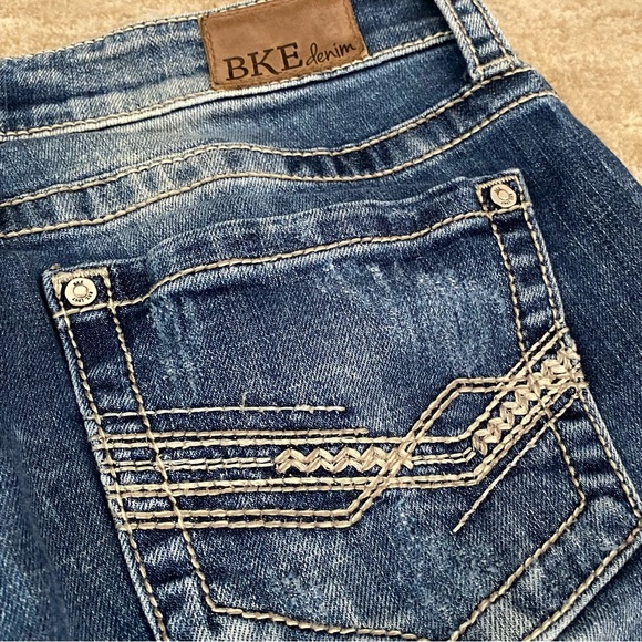 🔥🔥🐾 BKE Women's Straight Leg Jeans - Faded Indigo - Picture 10 of 10